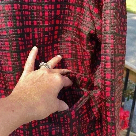 Ruby Rd. Women’s red black blazer with 1 embellished button closure 2 pockets - Picture 3 of 9